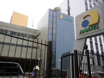 Anatel espera justiça para tirar Amazon e Mercado Livre do ar por causa de celulares piratas
