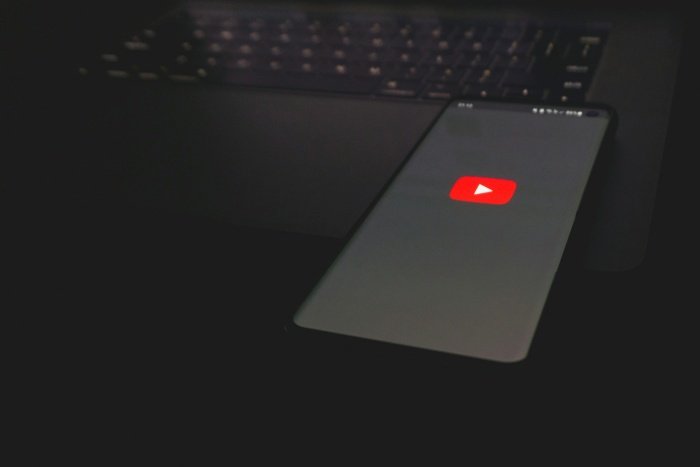 O Relatório Global de Cultura e Tendências do YouTube mostra os conteúdos em alta na plataforma. (Imagem: Unsplash)