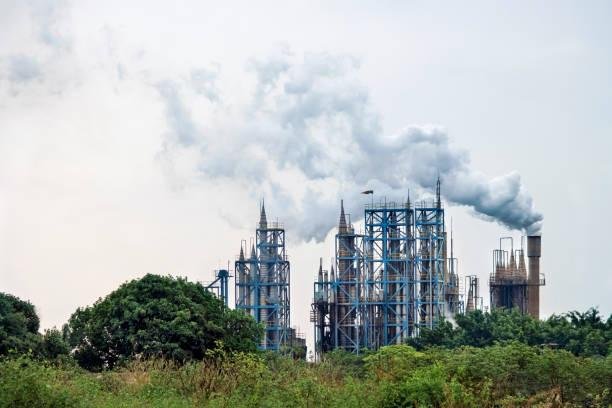 A depender da fonte de extração, mesmo a produção de energia limpa pode gerar grandes pegadas de carbono no processo. 