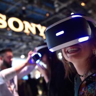 Imagem de Apple Vision Pro pode ganhar suporte para controles do PSVR 2 em breve