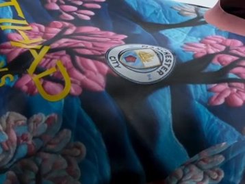 Sabia que você pode criar com IA o próximo uniforme do Manchester City? Saiba como