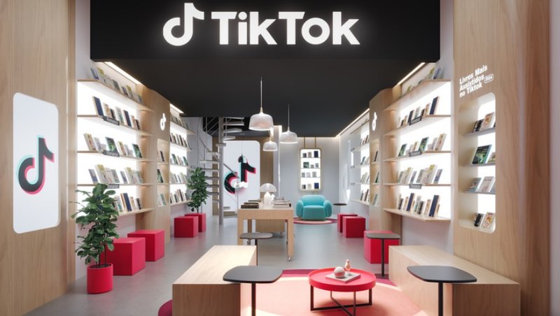 O espaço de leitura e distribuição de livros do TikTok na Avenida Paulista. (Imagem: Divulgação/TikTok)