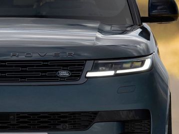 Só falta servir café; toda a tecnologia embarcada do Range Rover Sport 2025