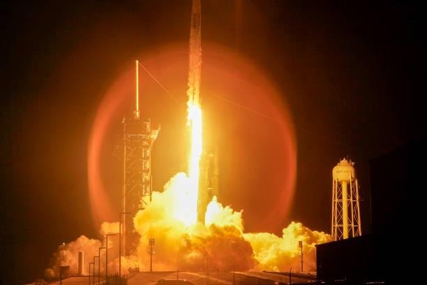 Lançamentos modernos firmados por parceria entre a NASA e a SpaceX.