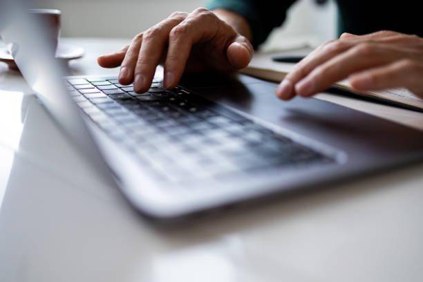 Preços altos dos AI PCs devem permanecer no Brasil por enquanto (Imagem: GettyImages)