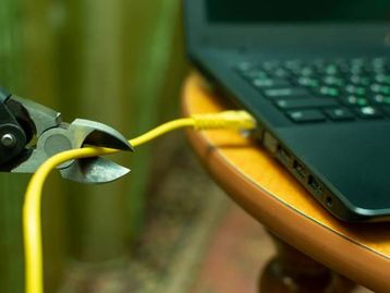Rússia testa com sucesso 'se desligar' da internet mundial; entenda
