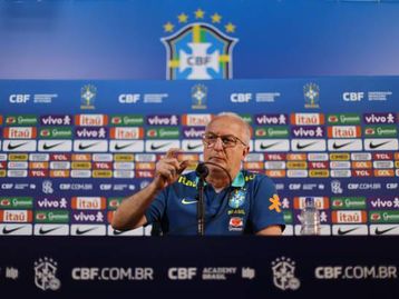 Golpista que se passava por jogadores e técnicos pode ter usado IA, diz polícia
