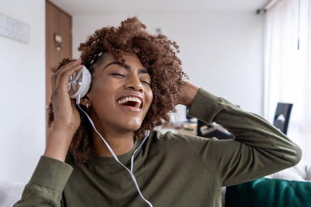 Tecnologias mais modernas foram colocando o Walkman cada vez mais de lado. (Fonte: GettyImages/Reprodução)