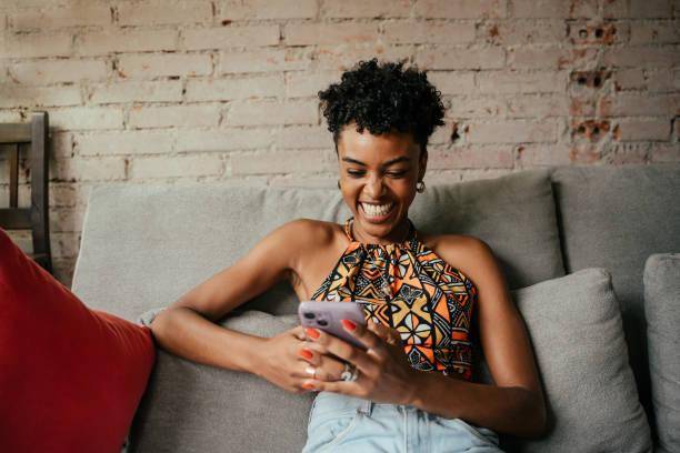 Mantenha seu celular sempre atualizado para evitar problemas de travamento. (Fonte: GettyImages/Reprodução)