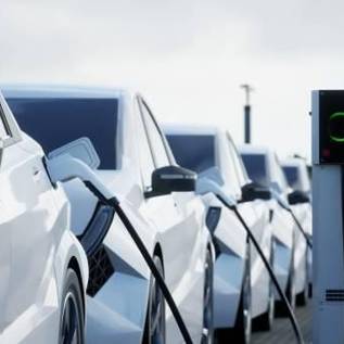 Imagem de Reforma tributária: carros elétricos vão pagar mais impostos do que armas de fogo