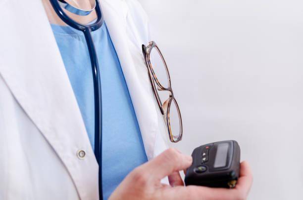 Os pagers ainda são utilizados por alguns médicos. (Imagem: Getty Images/Reprodução)