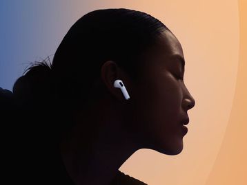 Apple AirPods, JBL Tune 520BT, Geonav AerFree e mais fones Bluetooth em promoção no Magazine Luiza