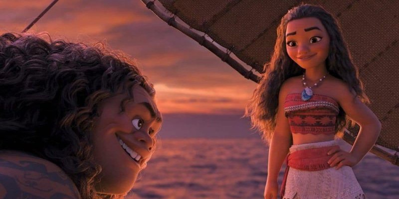 Maui e Moana usam as estrelas para navegar os mares da Polinésia. (Fonte: Disney / Reprodução)