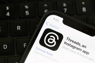 Usuários do Threads e do Instagram nos EUA já começaram a notar as mudanças. (Imagem: Getty Images/Reprodução)