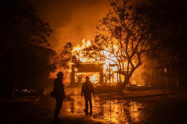 Imagem de Incêndio em Los Angeles: veja imagens de satélites da destruição causada pelo fogo 