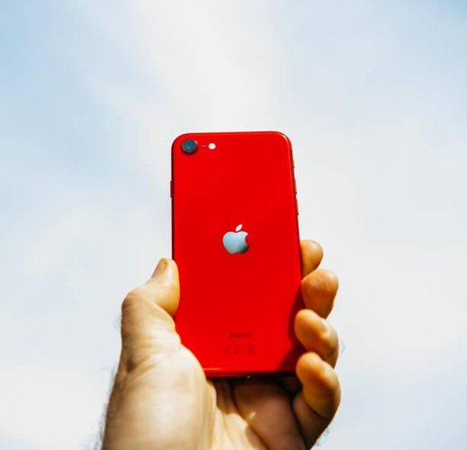 O novo iPhone 17 Air deve se destacar pela espessura mínima e modem desenvolvido pela Apple. (Fonte: GettyImages)