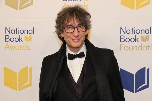 Neil Gaiman foi acusado por várias mulheres de má conduta sexual; autor nega tudo.