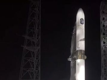 Blue Origin lança foguete New Glenn com sucesso e amplia 'briga' com SpaceX; reveja o lançamento