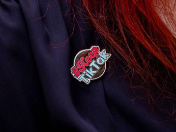 Governo dos EUA considera opções para evitar banimento do TikTok
