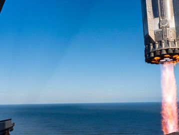 Starship da SpaceX explode em teste e faz até voos comerciais mudarem rota