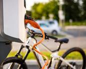 Como a evolução tecnológica das baterias está prolongando a autonomia das bikes elétricas 