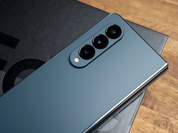 Samsung deve lançar quatro celulares dobráveis em 2025, diz site