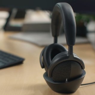 Imagem de Dell lança headset com cancelamento de ruído via IA e bateria de 80 horas
