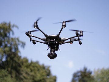 Ataques de drones na guerra entre Rússia e Ucrânia estão cada vez mais sofisticados e acendem alerta