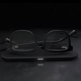 Imagem de Criadora dos Ray-Ban da Meta vai lançar 'óculos auditivos'; conheça o produto