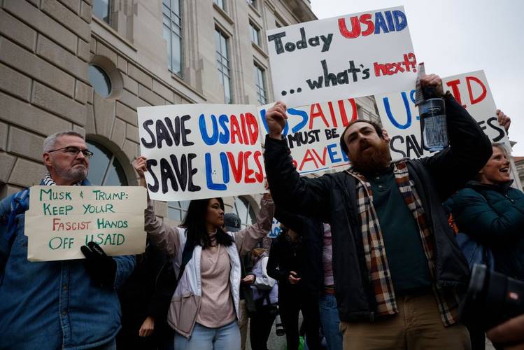 protestos-eua-musk.jpg