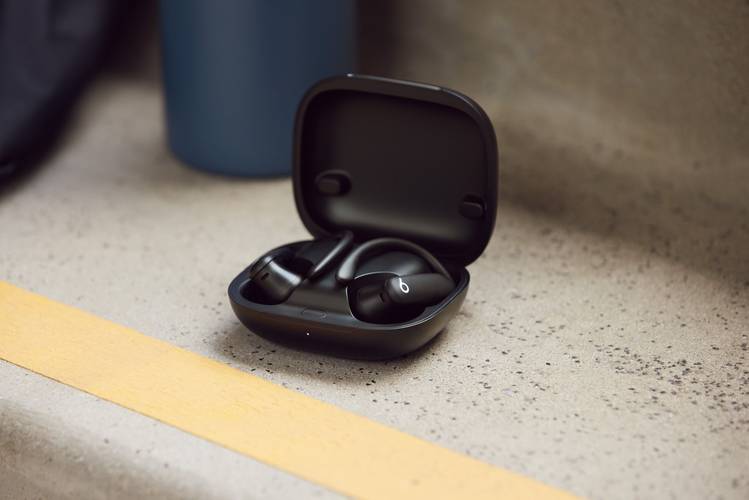 Powerbeats Pro 2 - Jet Black 3.jpg