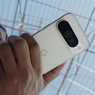 Imagem de Renders mostram suposto visual remodelado do Google Pixel 9a