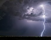 Qual é a conexão entre os raios, o clima na Terra e o clima no espaço?