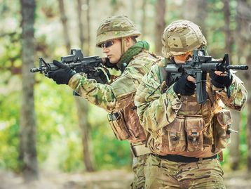 Israel lança rifles inteligentes para combate de infantaria e guerra antidrone