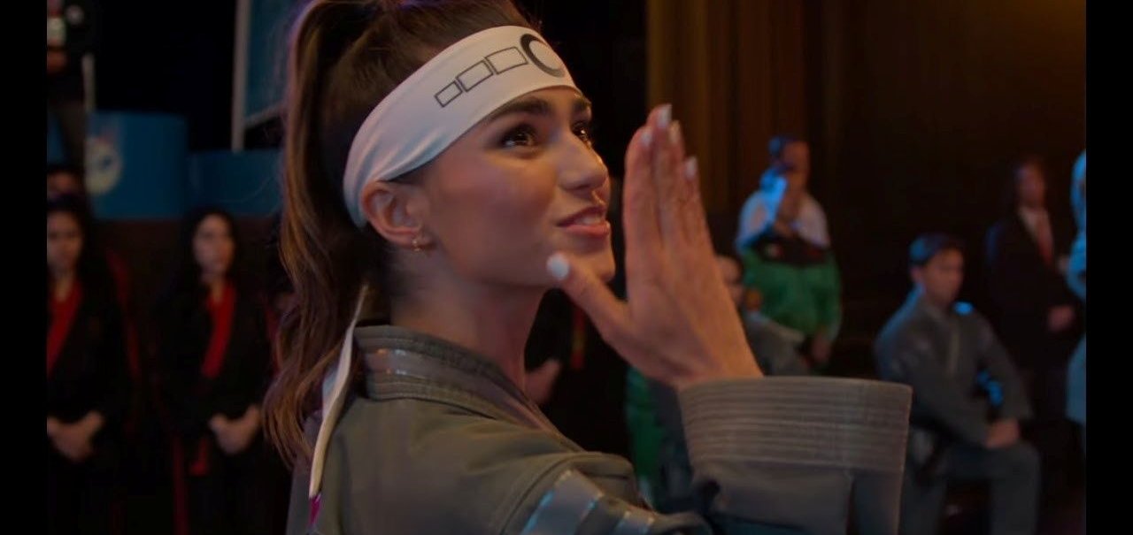 Atriz que faz Zara Malik em Cobra Kai é campeã de artes marciais na vida real! Conheça Rayna Vallandingham