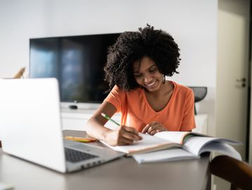 Dell e UECE oferecem 500 vagas em cursos online gratuitos de TI para profissionais de educação