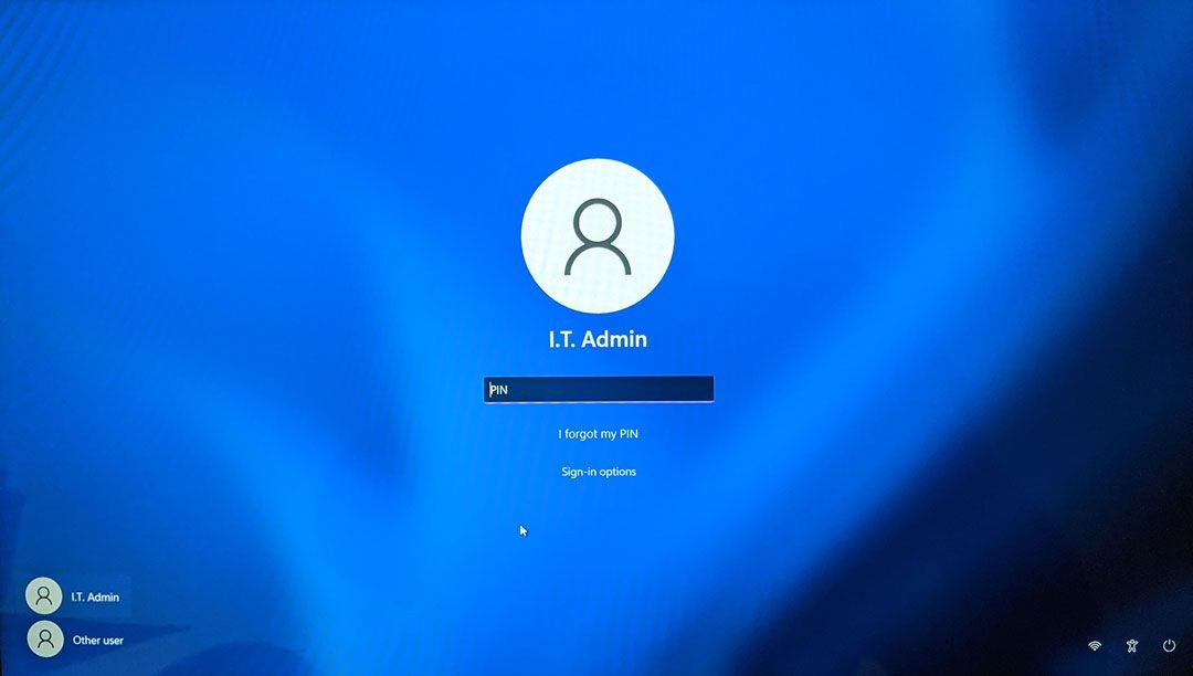 win11-login-screen-1.jpg