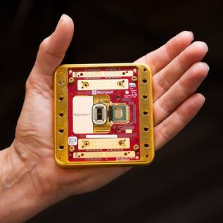 Imagem de Microsoft lança chip que promete tornar computação quântica popular em alguns anos