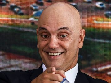 Alexandre de Moraes detona Big Techs: não são neutras e nem 'enviadas de Deus'