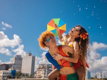 Carnaval e calor: um guia completo de como se proteger das altas temperaturas durante a folia