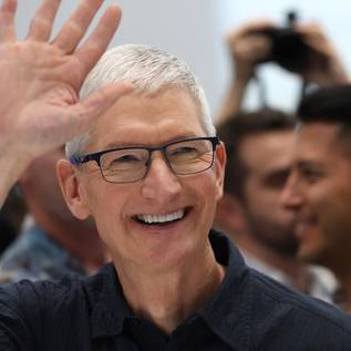 Imagem de Apple: acionistas votam por manter política de diversidade, mas Tim Cook indica mudanças