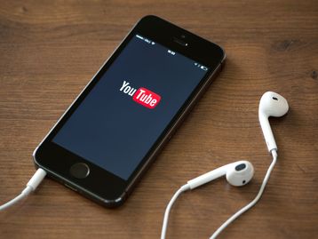 YouTube domina os podcasts - The BRIEF