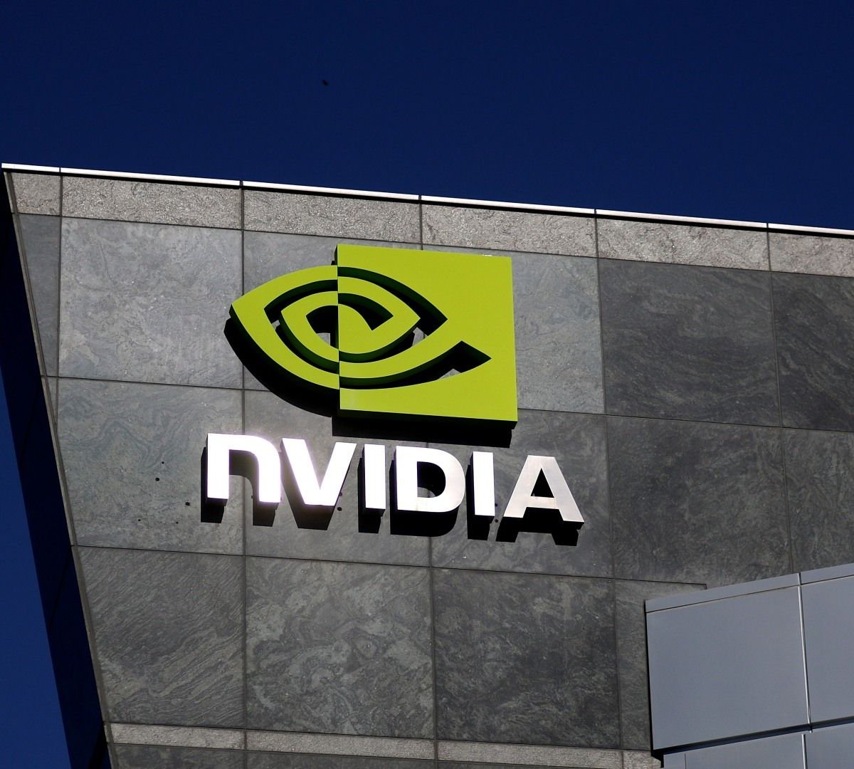 Cerca de 60% dos servidores de IA da Nvidia podem ‘fugir’ de tarifas dos EUA