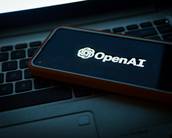 OpenAI é obrigada a remover referência à startup de Jony Ive e disputa uso de marca