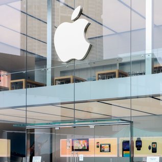 Imagem de Apple é acusada de greenwashing nos EUA; entenda
