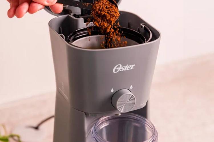cafeteira-iced-coffee-oster-02.jpg