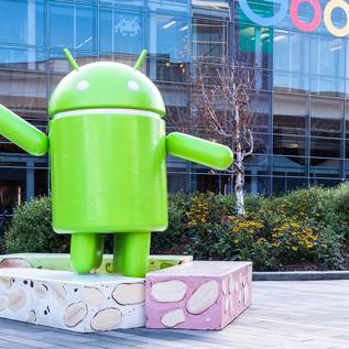 Imagem de Android 16 facilita a ativação do modo "extra escuro"; entenda
