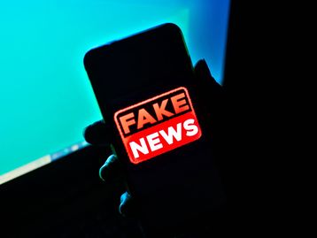 Meta reduz moderação e acende alerta sobre desinformação - The BRIEF