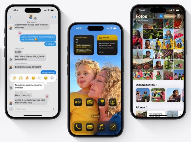 três celulares iPhone lado a lado, virados com a tela para frente. um deles exibe uma tela de chat, outro traz a página inicial de aplicativos e o terceiro está com a galeria de fotos aberta.