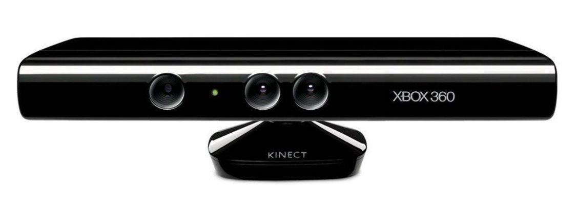 O Kinect do Xbox 360 em um fundo branco.